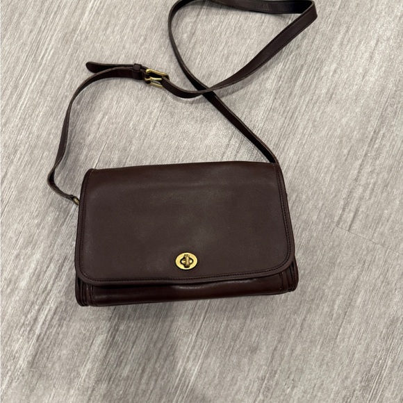Coach Handbags - Vintage coach bag in good condition